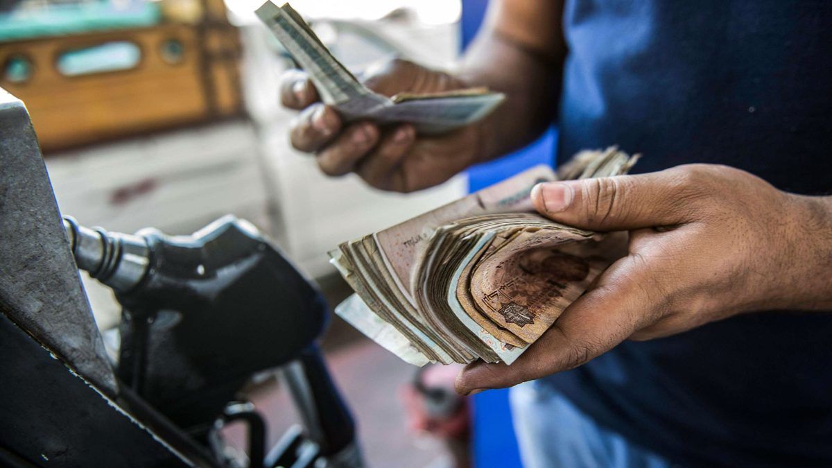 مصر ترفع أسعار الوقود رسميًّا