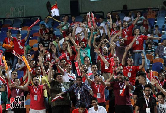 صور ..ليلة فى مدرجات الجماهير المخذولة.. الجماهير المصرية انضمت لمدرجات نيجيريا بعد هزيمتنا من جنوب...
