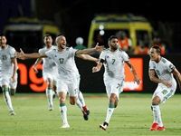 بث مباشر.. لحظة تتويج منتخب الجزائر بكأس أمم إفريقيا