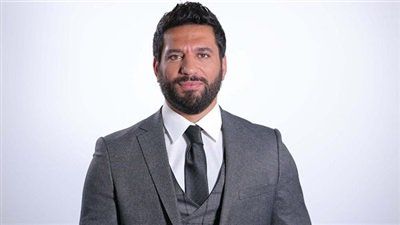 تعليق مثير من حسن الرداد على حماته دلال عبد العزيز..شاهد
