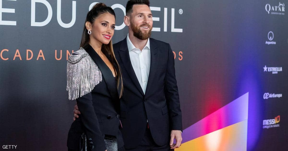 ميسي ينشر صورة المراهقة مع "حب عمره".. ويعلق بكلمتين