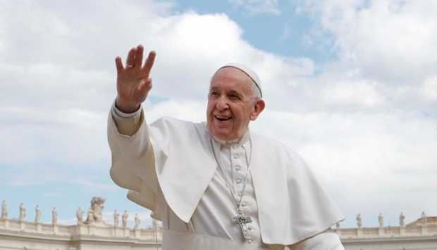 «كاهن كاثوليكى» يرد على حملة تشويه البابا فرنسيس