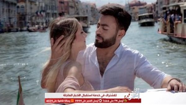 بعد فسخ خطوبة تامر عاشور.. شاهد 5 لقطات رومانسية مع خطيبته دارين حلمي