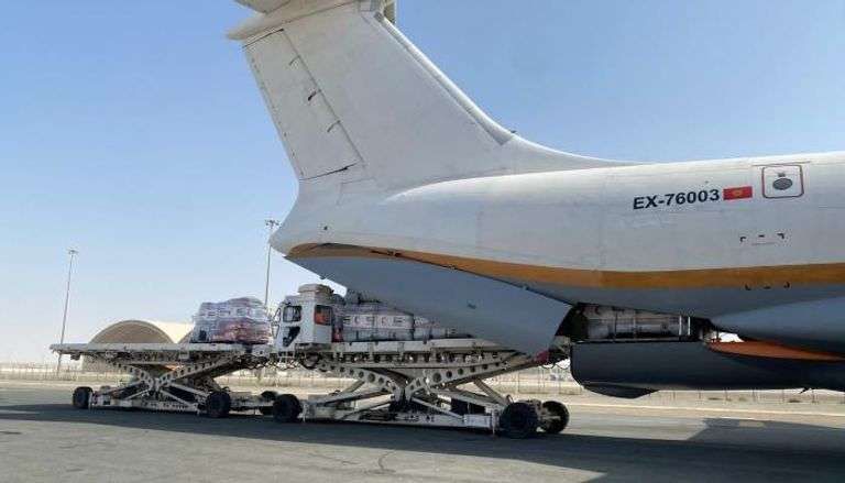 وصول خمس طائرات إغاثة إماراتية إلى مدينة بنغازي