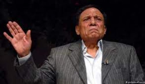 حزن كبير يزلزل الأوسط الفنية.. عادل إمام مصاب بالزهايمر،، ولم يعد يتذكر حتى أبنائه،، تسريب مقطع فيديو صادم له أبكى الجمهور العريض بشدة!!