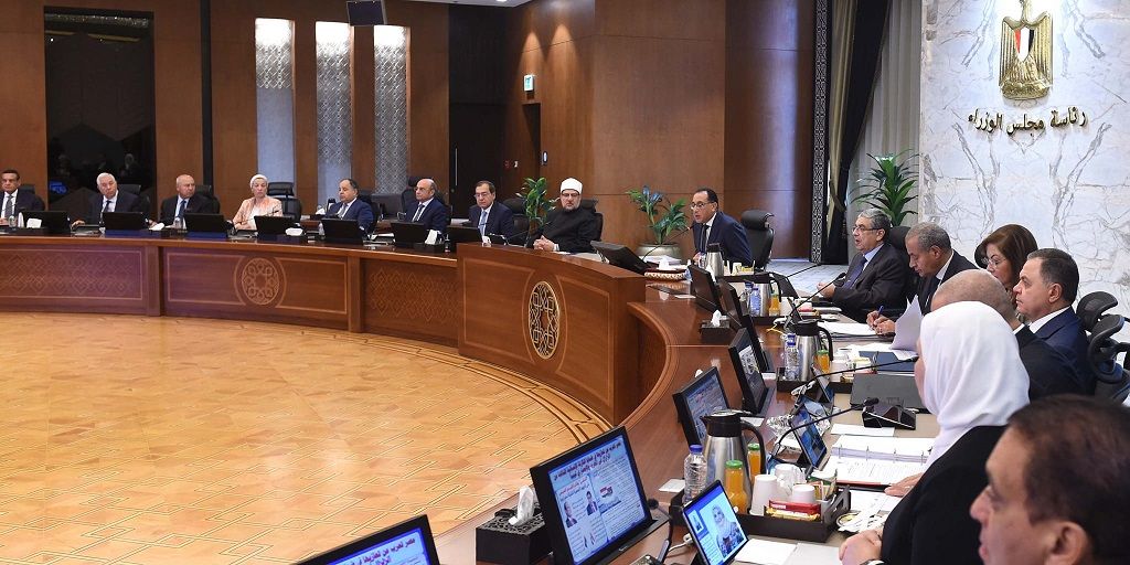 تيسيرات جديدة في شروط استيراد سيارات المصريين بالخارج
