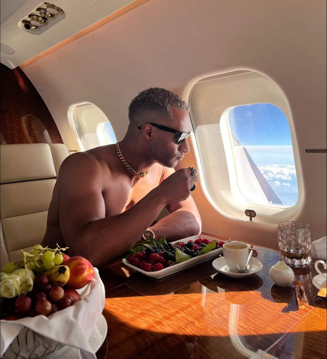 شاهد.. أحدث ظهور لمحمد رمضان على فيسبوك