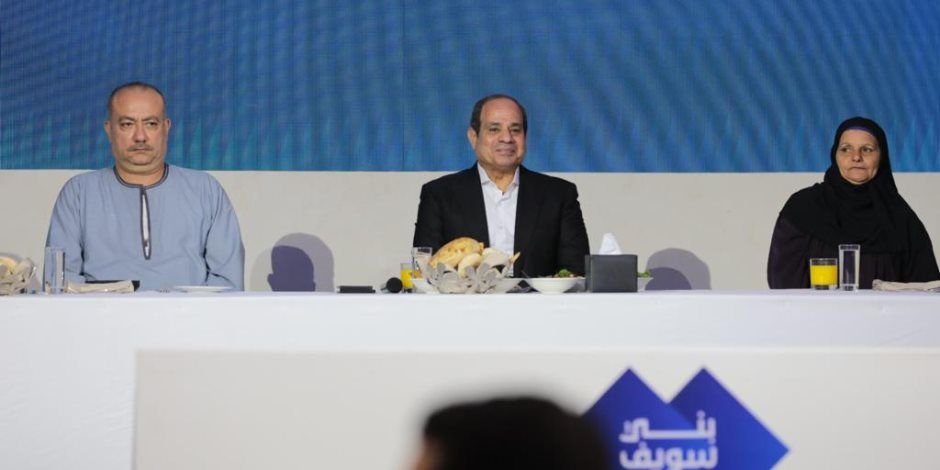 الرئيس السيسي يشهد فيلما تسجيليا عن مشروعات التنمية فى الصعيد