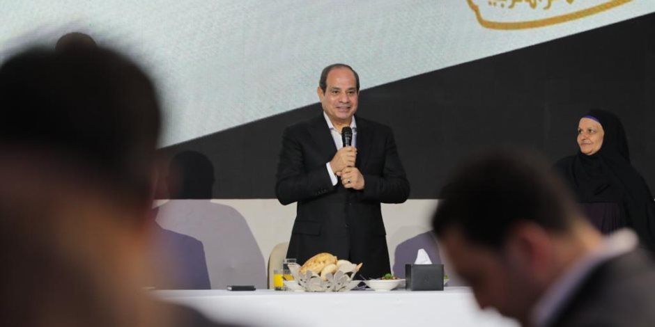 الرئيس السيسي: زيادة علاوة غلاء المعيشة الاستثنائية لتصبح 600 بدلا من 300 جنيه