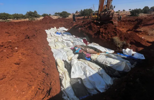 الصحة العالمية تناشد بعدم دفن قتلى ليبيا بهذه الطريقة البشعة