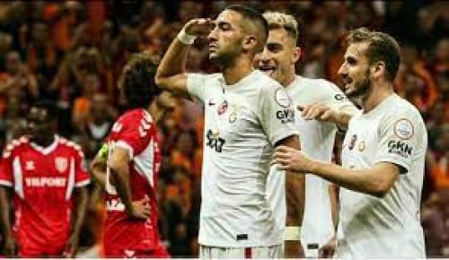 فيديو الساحر حكيم زياش يسجل هدف خرافي في أول ظهور له مع غلطة سراي...اتفرج