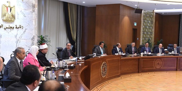 رئيس الوزراء يستعرض الترتيبات الجارية استعدادا لموسم الحج…