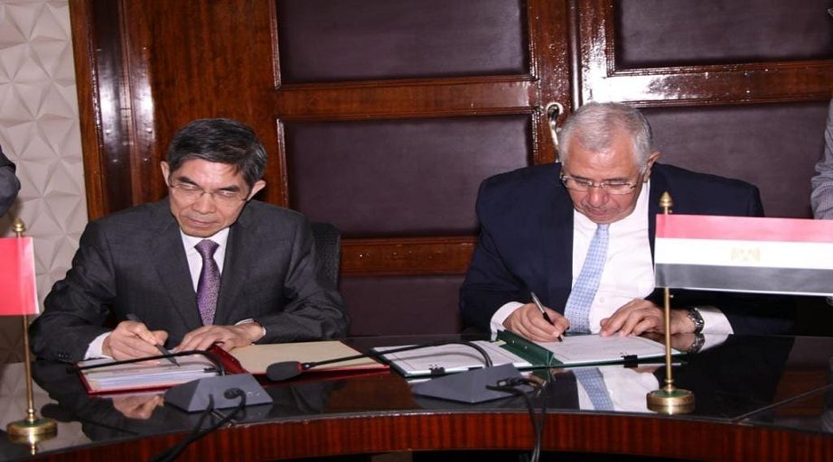 القصير يوقع مع نائب وزير الجمارك الصيني مذكرة تفاهم لتصدير…