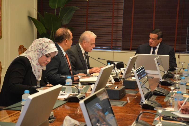 وزير التنمية المحلية يلتقي محافظ جنوب سيناء لمتابعة آخر المستجدات في تنفيذ...