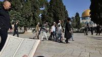 سفارة فلسطين بالقاهرة: عشرات المستوطنين يقتحمون الأقصى بحماية قوات الاحتلال.. واعتقال فلسطينيين
