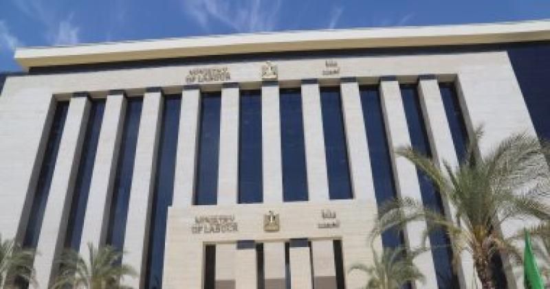 وزارة العمل تصدر نشرة التوظيف نصف الشهرية..والوزير شحاتة يوجه المديريات بالمتابعة