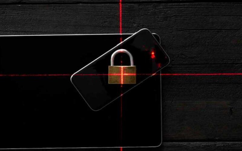 احذر.. تطبيق خطير انتشر في السعودية يقوم بسرقة الملفات والصور بطريقة احترافية.. احذفه فوراً
