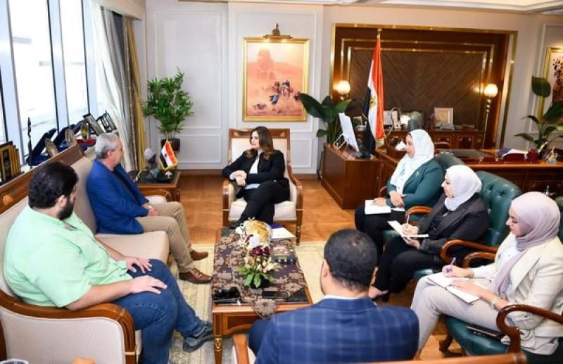 وزيرة الهجرة تستقبل رئيس مهرجان الإسكندرية السينمائي لبحث سبل التعاون المشترك في...