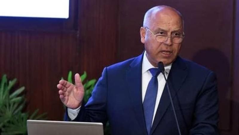 كامل الوزير يعلن إنشاء ميناء بحري في طابا
