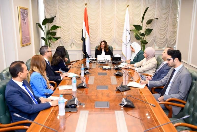 وزيرة الهجرة تبحث التعاون المشترك مع شركة ”ابدأ” لتدريب وتأهيل الشباب لسوق...