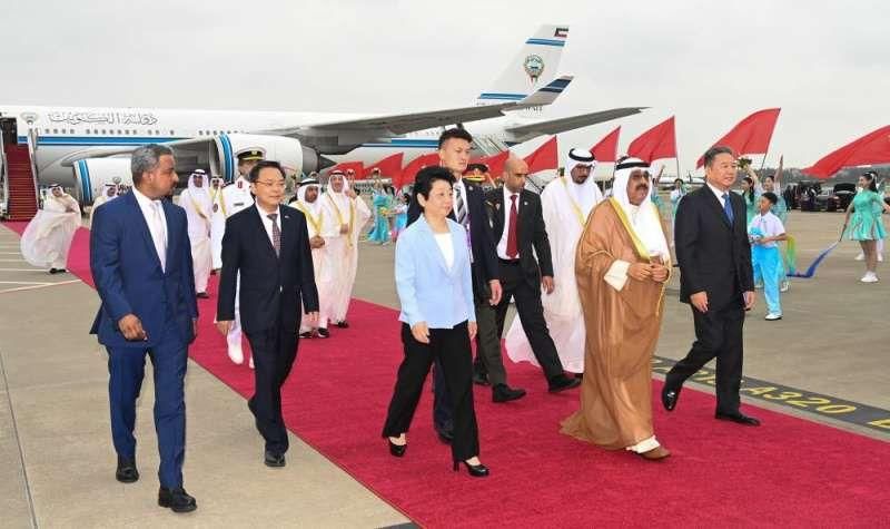 ولي عهد الكويت يصل الصين لحضور حفل افتتاح الدوره ١٩ للالعاب الاولمبية...