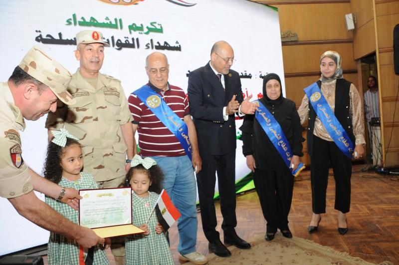 قيادة قوات الدفاع الشعبى والعسكرى تنظم ندوتين تثقيفيتين بالتعاون مع وزارة الشباب...