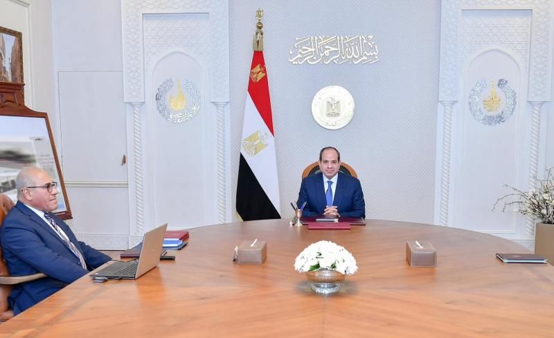 الرئيس السيسى يجتمع مع رئيس مجلس إدارة الهيئة العربية للتصنيع