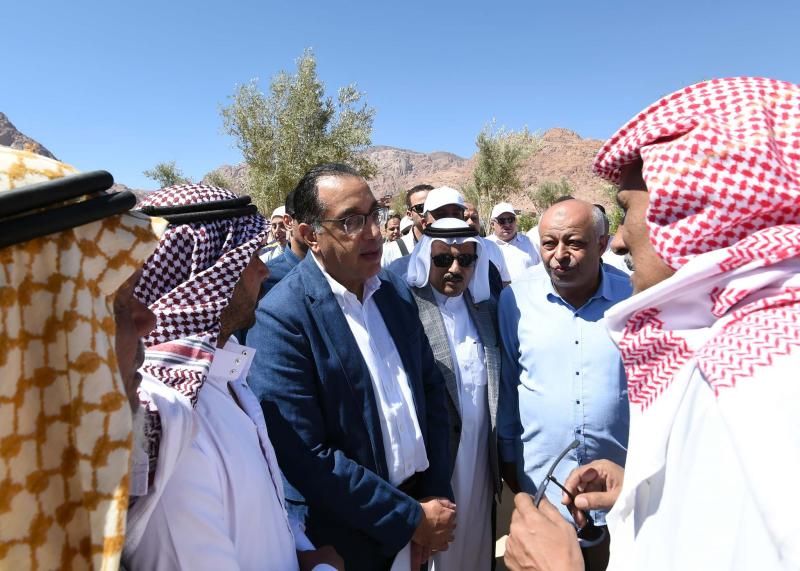 رئيس الوزراء يتفقد مشروع مركز الزوار الجديد بميدان الوادي المقدس فى سانت...