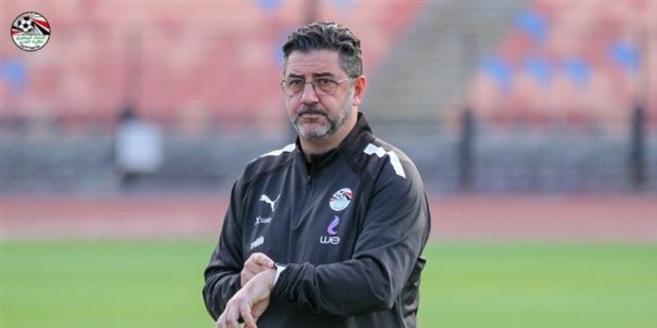 فيتوريا يحضر لمشاهدة مباراة الزمالك وبيراميدز في الدفاع الجوي بدوري نايل