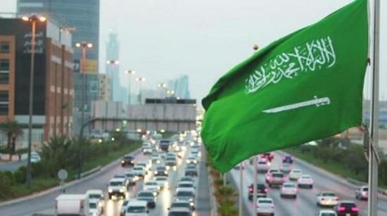 السعودية تعلن رسمياً السماح بتمديد تأشيرة الزيارة العائلية وبنفس الرسوم السابقة