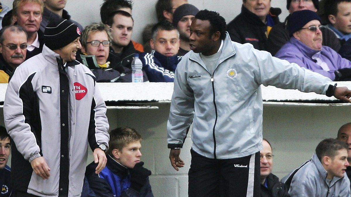 "حكاية كورة".. ماذا يحدث عندما تتم إقالتك بعد 10 دقائق فقط؟.. قصة أسرع إقالة لمدرب في تاريخ كرة القدم