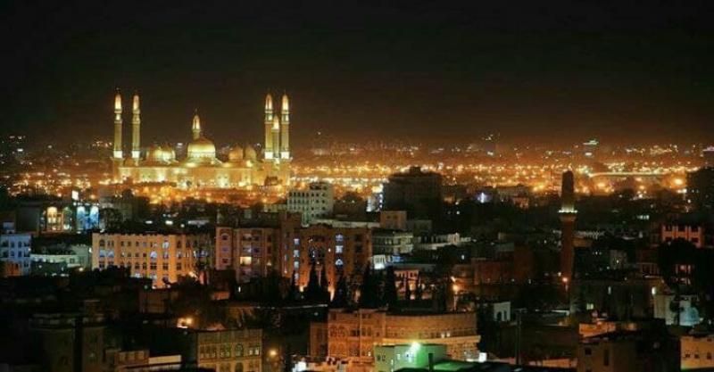 ليست السعودية.. طائرة خاصة تهبط مطار صنعاء الدولي تقل وفد الحوثي لهذه الدولة!