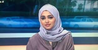 اتفرج الصدمة ..مذيعة سعودية على قناة MBC تستضيف شابا وسيما في برنامجها لتعلن ارتباطها به