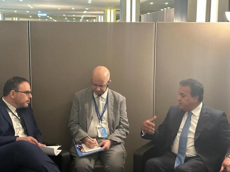 وزير الصحة يبحث مع نظيره الفرنسي زيادة أوجه التعاون في تبادل الخبرات