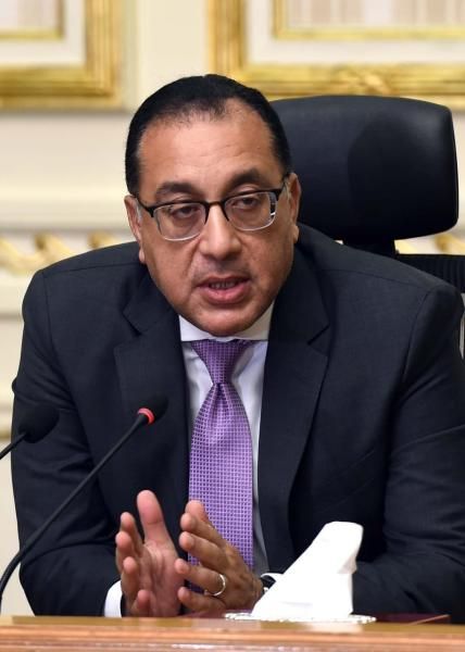 رئيس الوزراء يهنئ شيخ الأزهر بذكرى المولد النبوي الشريف