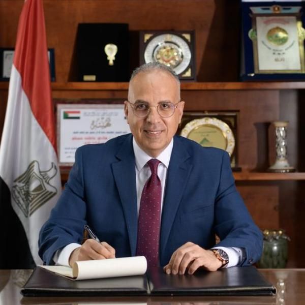 وزير الرى يتابع أعمال تطوير نظام الخدمات الطبية المقدم للعاملين بالوزارة وأسرهم