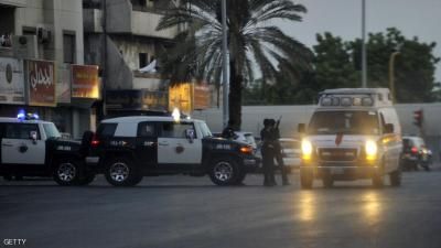 اتفرج ضابط سعودي يحرق قلوب اليمنيين داخل المملكة وخارجها بسبب ما فعله مع مقيم يمني بدون رحمة