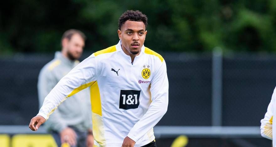 الصحف الأوروبية صباح اليوم.. ليفربول يراقب نجم بوروسيا دورتموند وتشيلسي يسعى لضم أوسيمين وزيدان يقترب من مارسيليا