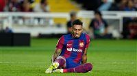 نجم برشلونة يخضع لفحوصات لتحديد مدى إصابته