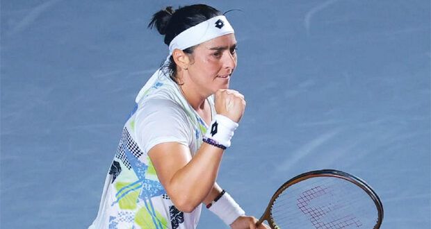 التونسية أنس جابر تتوج بلقب بطولة نينجبو المفتوحة للتنس على حساب الروسية شنايدر