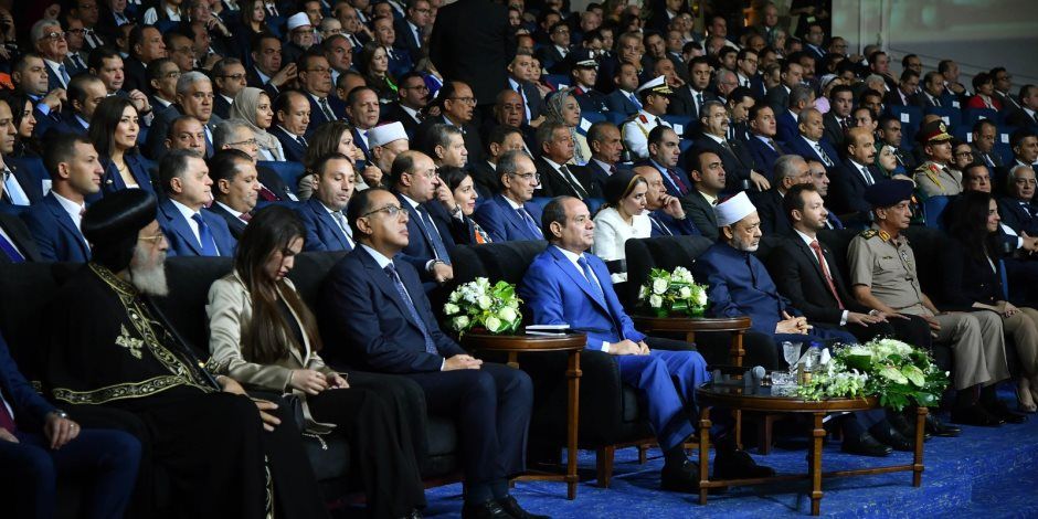 الرئيس السيسي عن الوضع الاقتصادى: بنعرف الناس الحكاية علشان نتخلص من الأزمة