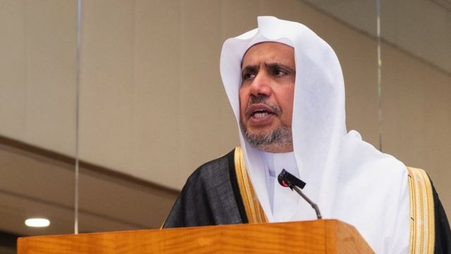 اتفرج شيخ سعودي يثير غضب الجميع .. اكل لحم الخنزير حلال وهذا الدليل!