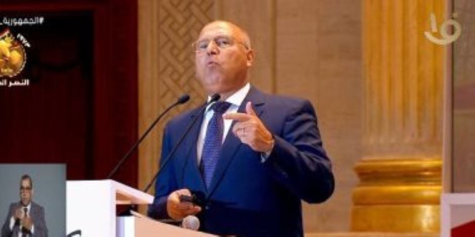 كامل الوزير: القطار الكهربائي الخفيف أنسب وسيلة مواصلات نقل جماعي