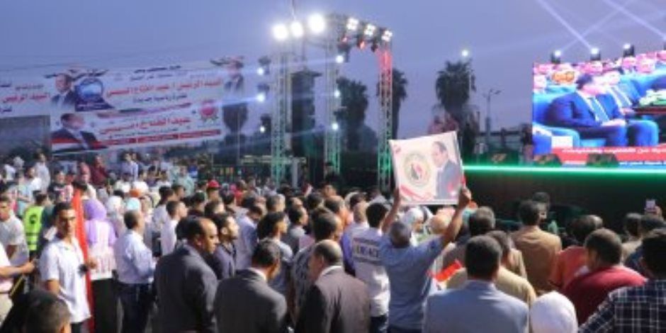 الآلاف بميادين كفر الشيخ يحتفلون بنصر أكتوبر ويطالبون السيسي بالترشح