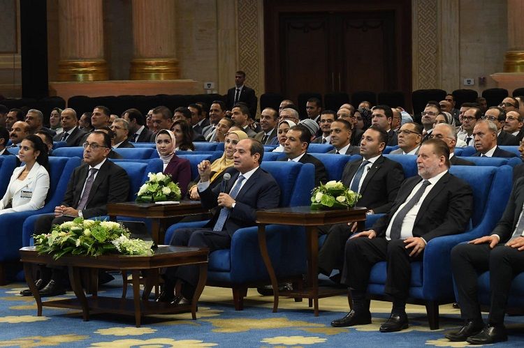 السيسي: انتهاء مشروعات تطوير الموانئ والسكك الحديدية والطرق…