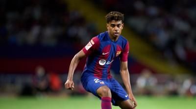 برشلونة يجدد عقد لامين يامال حتى 2026
