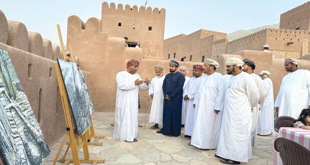 قلعة نخل تحتضن ملتقى المواهب والإبداع فـي مجالات الفنون التشكيلية