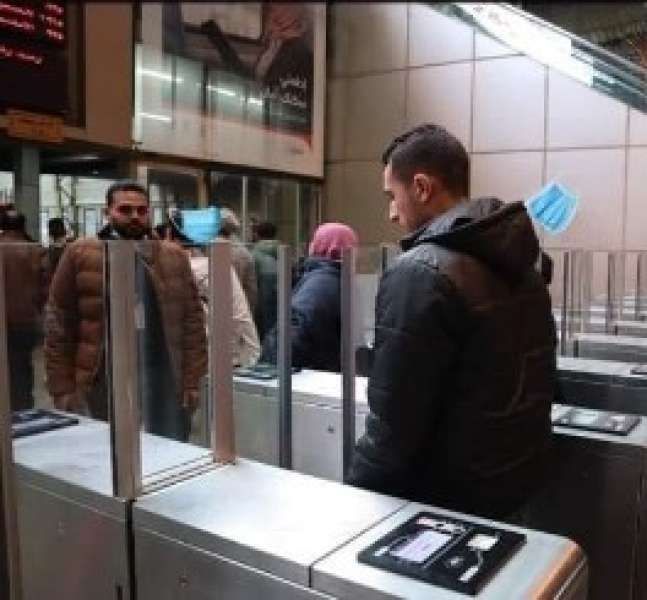 السكة الحديد تناشد السادة الركاب الاحتفاظ بالتذكرة حتى الخروج من محطة الوصول