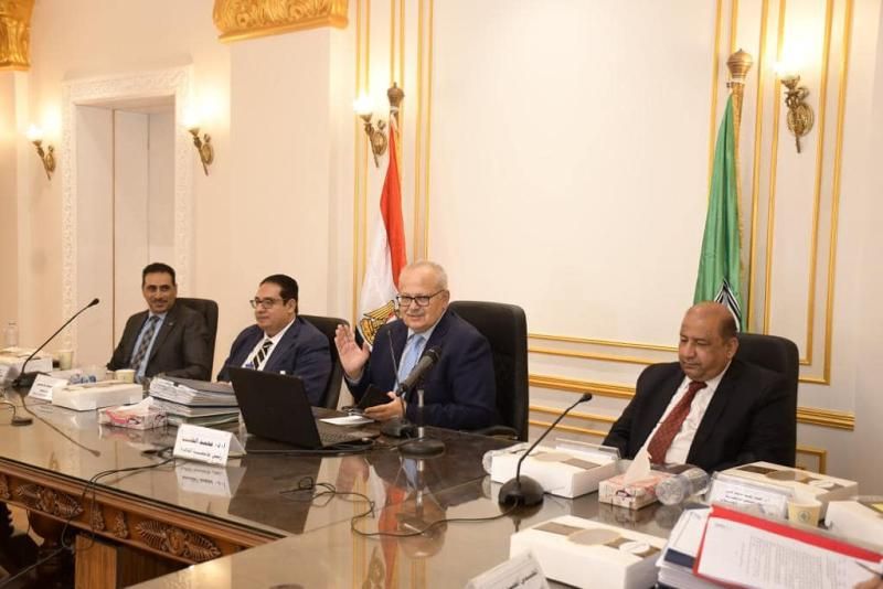 الخشت يرأس أول اجتماع لمجلس الجامعة بمقر جامعة القاهرة الدولية الجديد