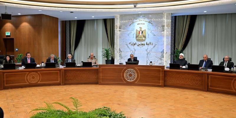 الحكومة توافق على مد خدمة 232 طبيبًا بشريًا بوظيفة أخصائي طب بشري...